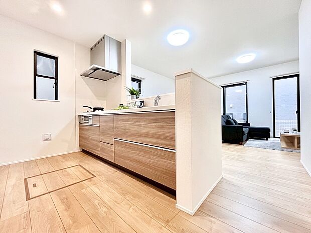 料理をしながらでもご家族との会話を楽しめる対面キッチン