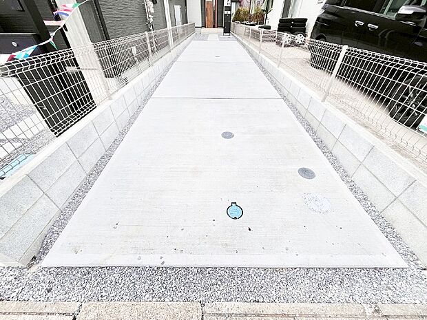 駐車2台可能!急なお客様の駐車に。また、ご家族の自転車スペースとしても大活躍。