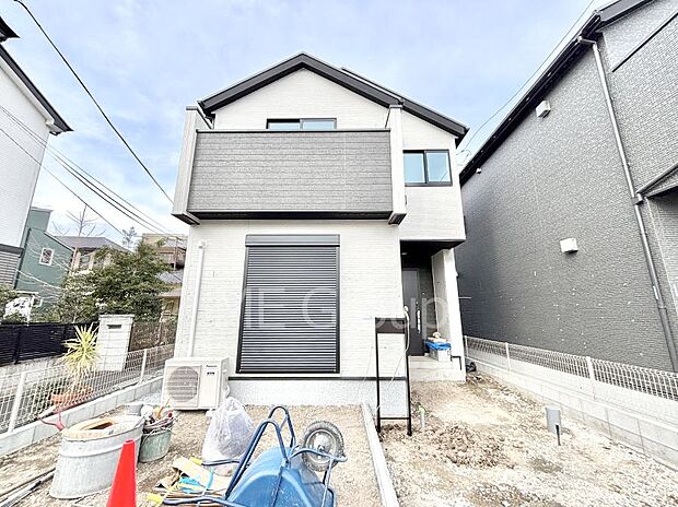 洗練された外観、上質な住空間が広がる室内は永く安心して過ごせる住居です。