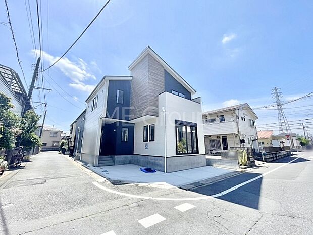 洗練された外観、上質な住空間が広がる室内は永く安心して過ごせる住居です。