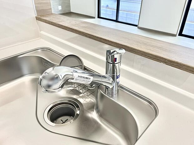 浄水器一体型のキッチンで洗い物用・料理用と切り替え簡単!