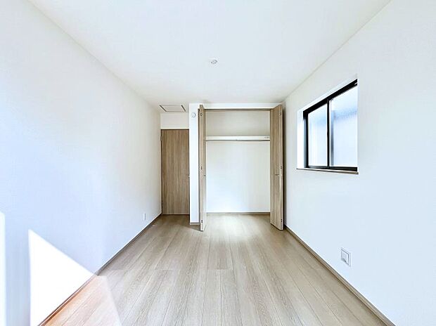 子供部屋にもおすすめな収納スペースたっぷりの居室