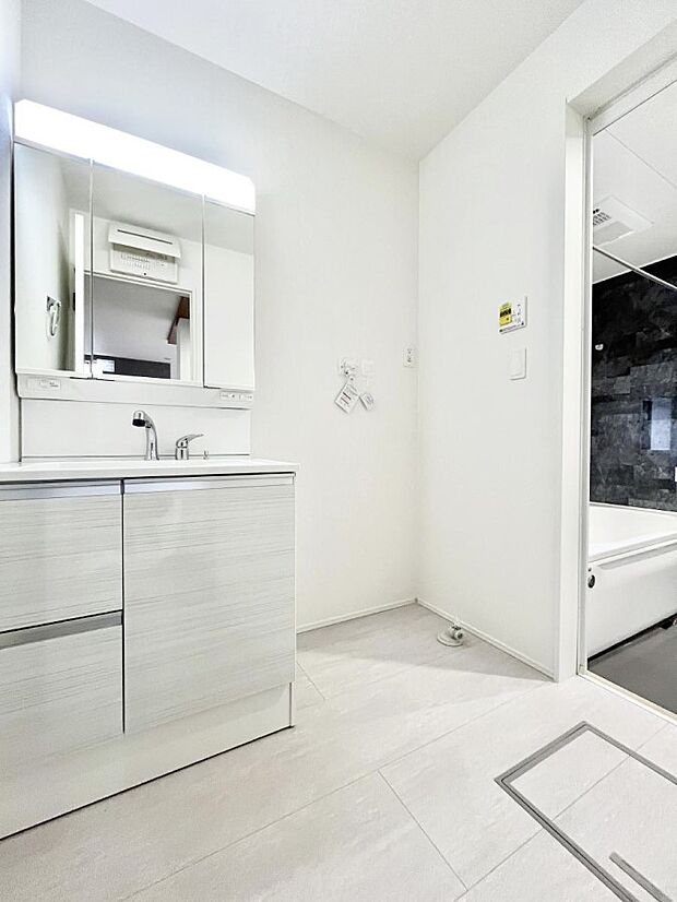 身支度もスムーズにおこなえる脱衣場