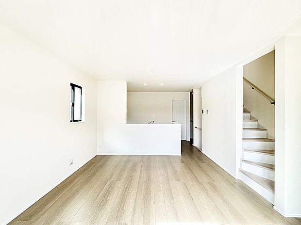 ご家族とのコミュニケーションが深まるリビングイン階段を採用。