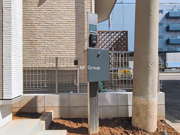 シンプルデザインのポスト。