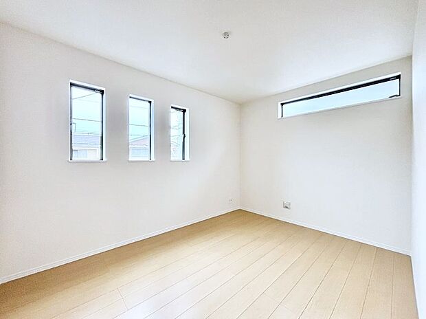 窓からのやさしい光が心地よいプライベートルーム