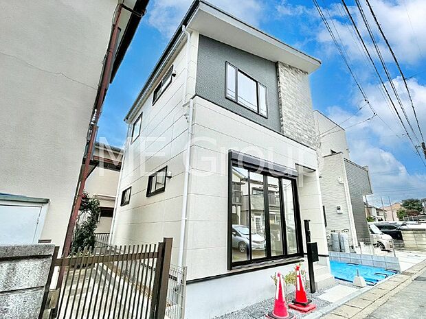 洗練された外観、上質な住空間が広がる室内は永く安心して過ごせる住居です。 