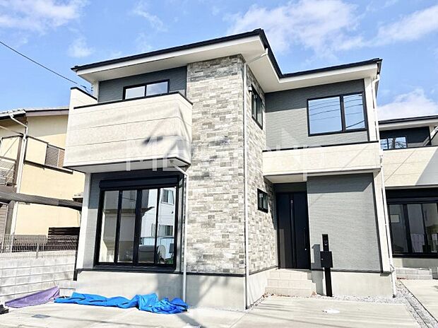 たっぷりの陽光と心地よい風が舞い込む住まい　