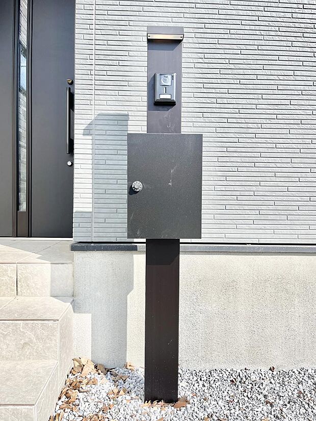 表札・インターホン・ポストをひとつに集約　