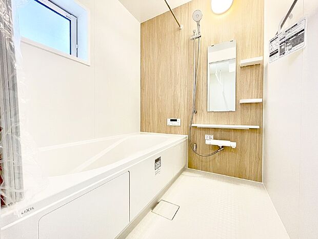 落ち着いた雰囲気でゆっくり寛げるバスルーム