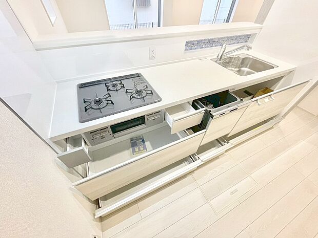 使いやすさを優先したスライド式収納タイプ！