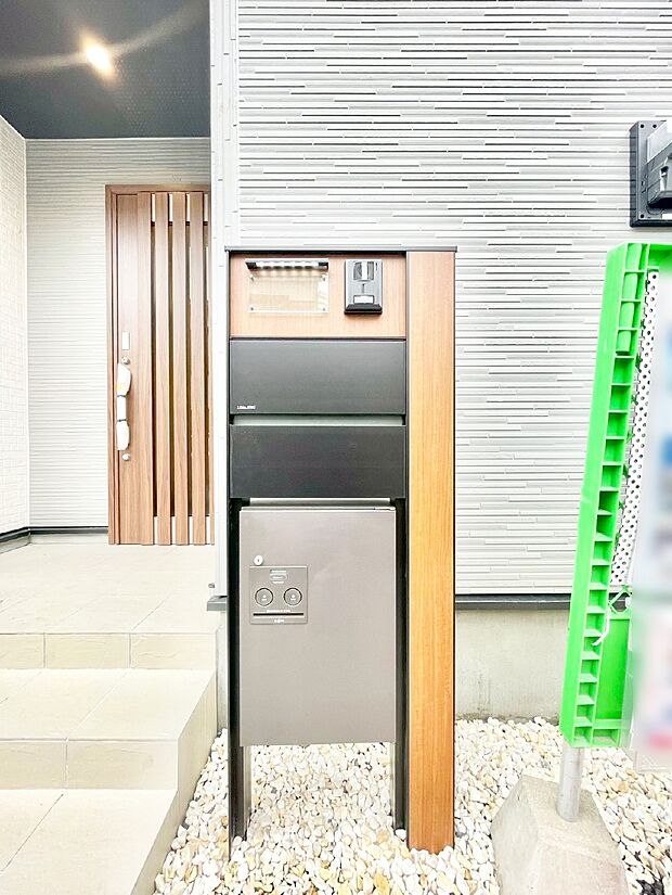 表札・インターホン・ポストをひとつに集約