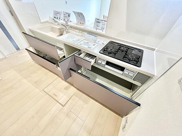 使いやすさを優先したスライド式収納タイプ!