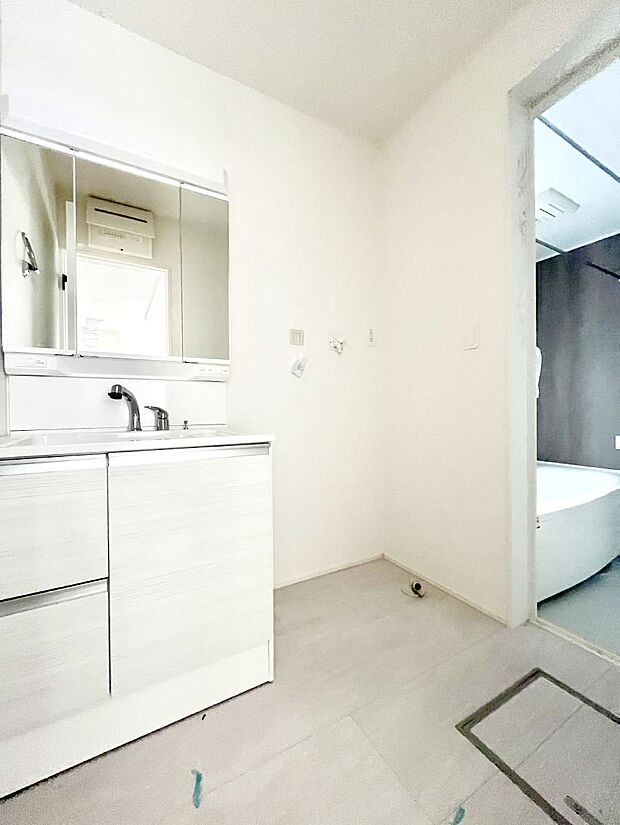 清潔感のある快適空間です。毎日の身支度も気持ち良くお使い頂けます。