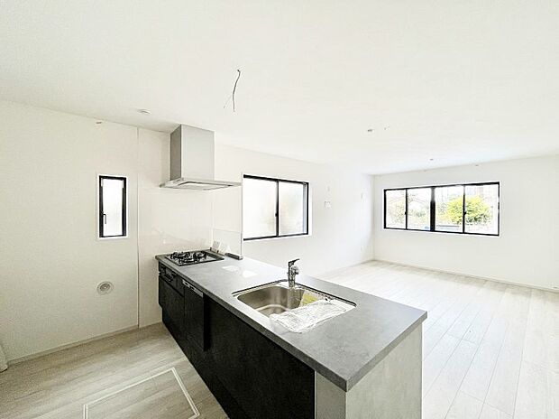 料理をしながらご家族との会話を楽しめる対面カウンターキッチン