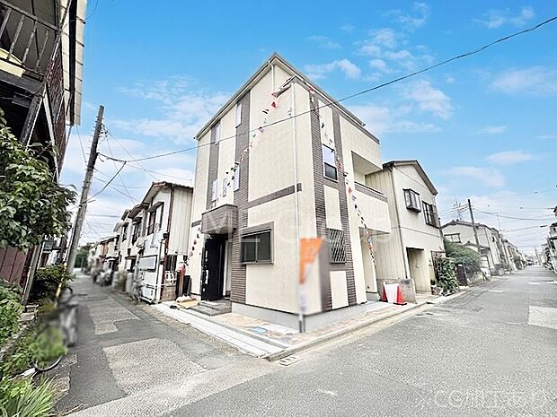 前面道路はきちんと整備されています  