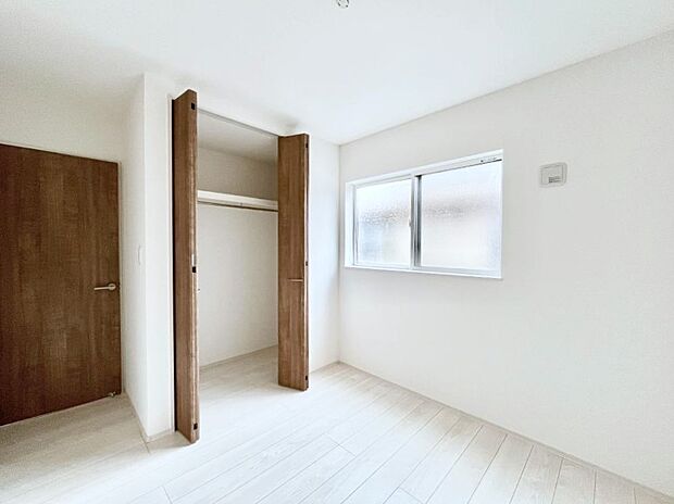 子供部屋にもおすすめな収納スペースたっぷりの居室