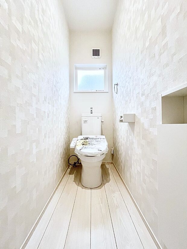 トイレは温水洗浄機能付き