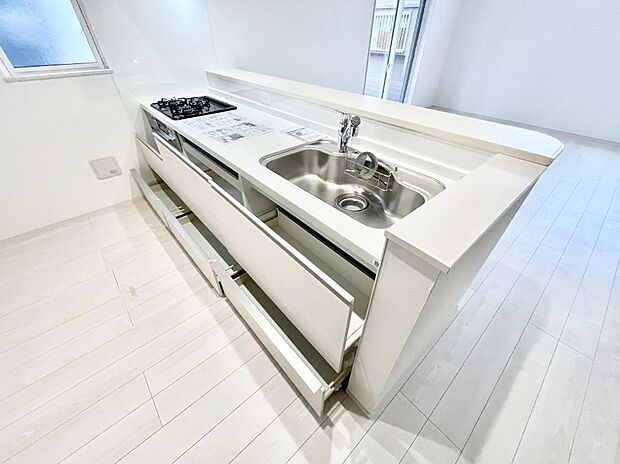 使いやすさを優先したスライド式収納タイプ!