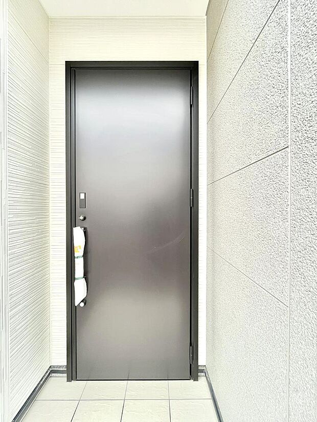 大切な家族、来客を出迎える玄関。