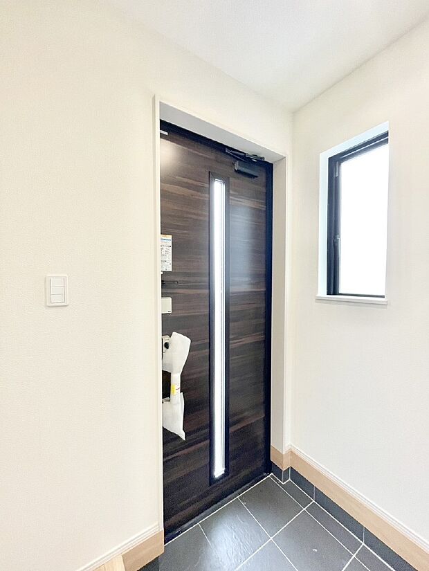 明るい玄関はお客様をお出迎えするのにぴったりです!