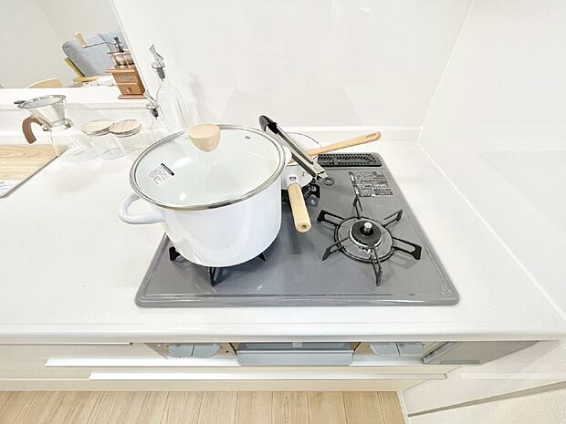 三口ガスコンロでお料理が一気にはかどりそう。