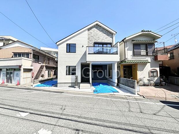 溢れる陽光でご家族の笑顔も輝く