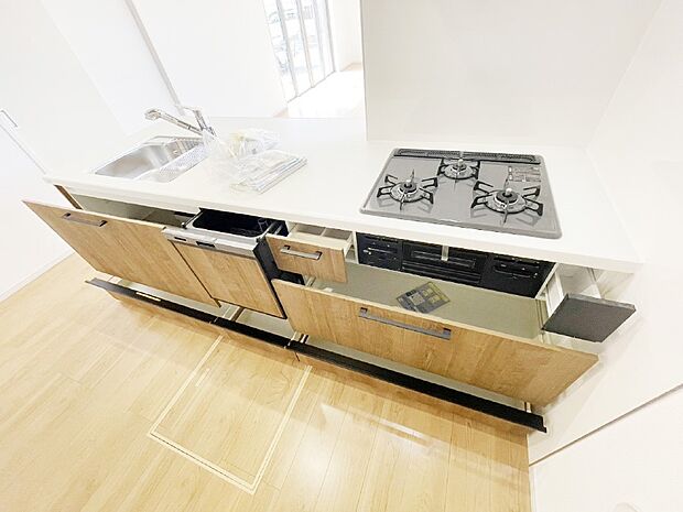 使いやすさを優先したスライド式収納タイプ!