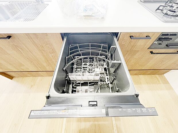 面倒なお片づけは食洗機にお任せ!家事の負担が減って、時間にも気持ちにもゆとりができます。