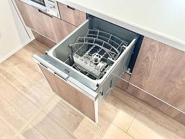 面倒なお片づけは食洗機にお任せ!家事の負担が減って、時間にも気持ちにもゆとりができます。