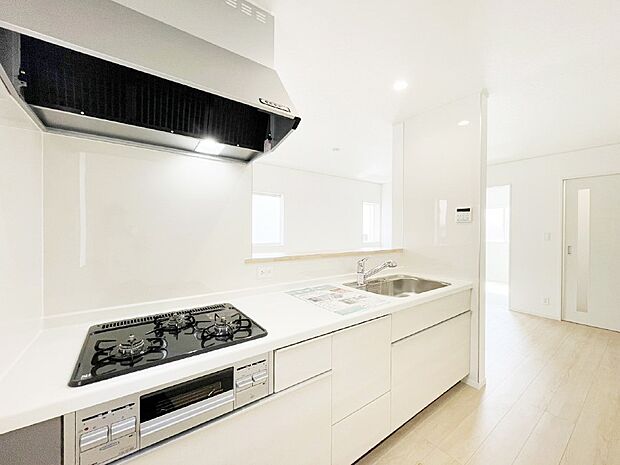 料理をしながらご家族との会話を楽しめる対面カウンターキッチン