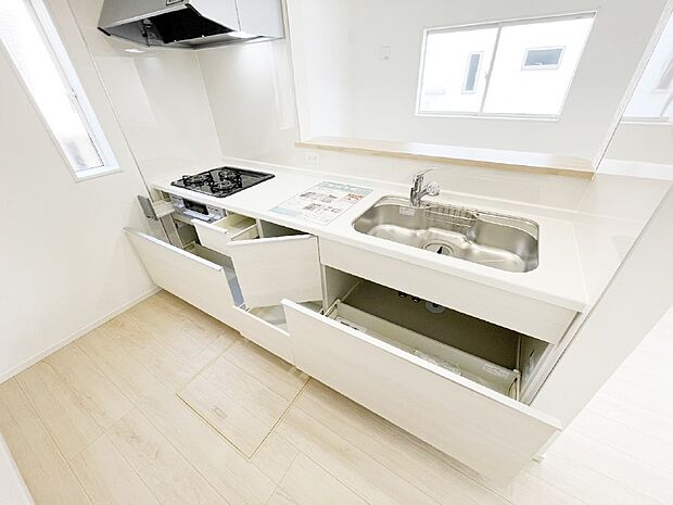 使いやすさを優先したスライド式収納タイプ！