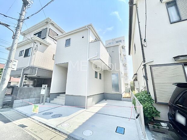 洗練された外観、上質な住空間が広がる室内は永く安心して過ごせる住居です。