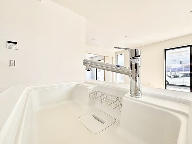 いつでも清潔なおいしいお水を。一つの水栓で水道水と浄水を使い分け。