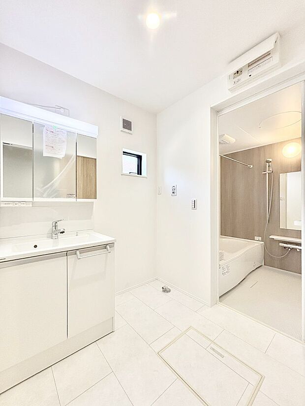 広々とゆとりのあるランドリースペース。  