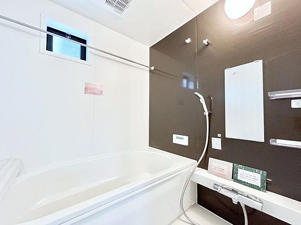 落ち着いた雰囲気でゆっくりお寛ぎいただけるバスルーム