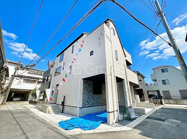 角地なので日当たりも良く、お家が堂々として見えます。