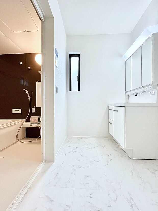 身支度もスムーズにおこなえる脱衣場