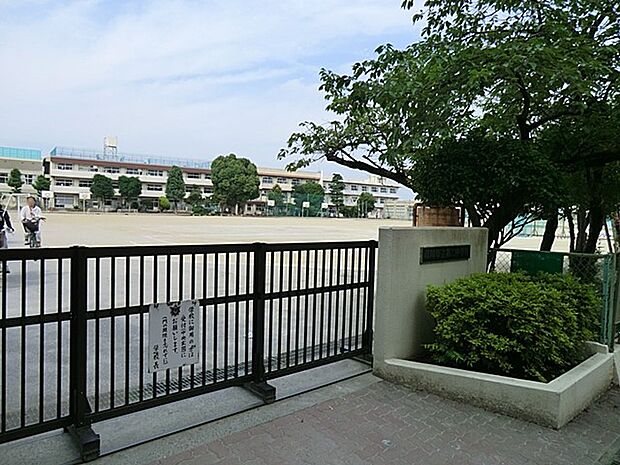 中学校 450m 市川市立第二中学校