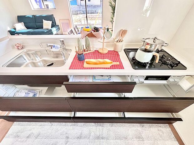 使いやすさを優先したスライド式収納タイプ!