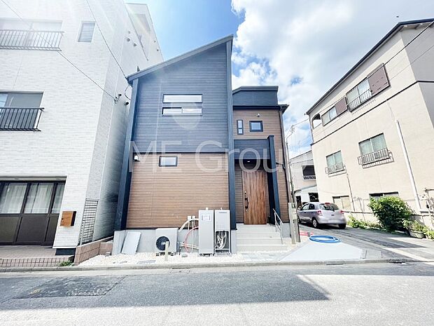 溢れる陽光でご家族の笑顔も輝く