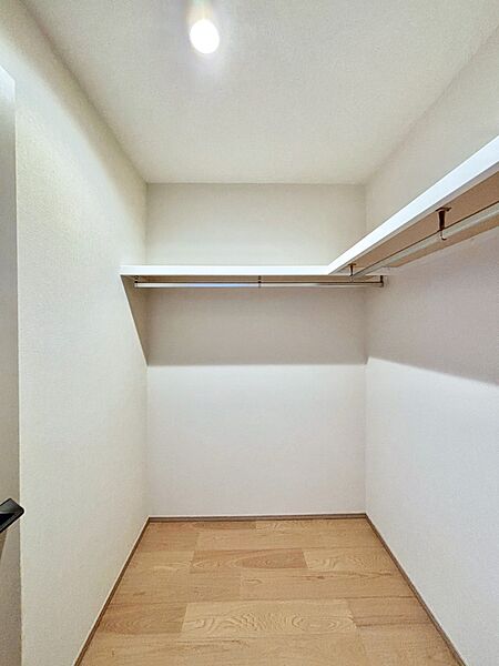 ウォークインクローゼットのある住まいでスッキリ快適な生活を