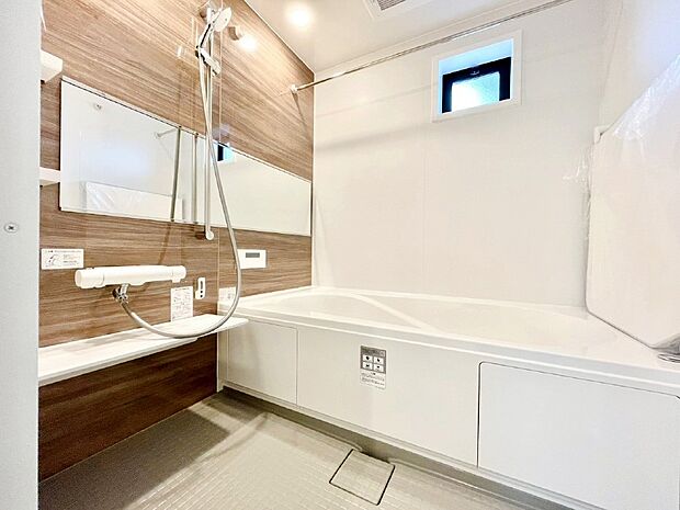 落ち着いた雰囲気でゆっくりお寛ぎいただけるバスルーム