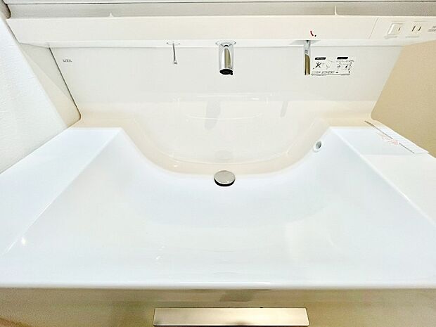 ハンドシャワー付き!使いやすい洗面台。
