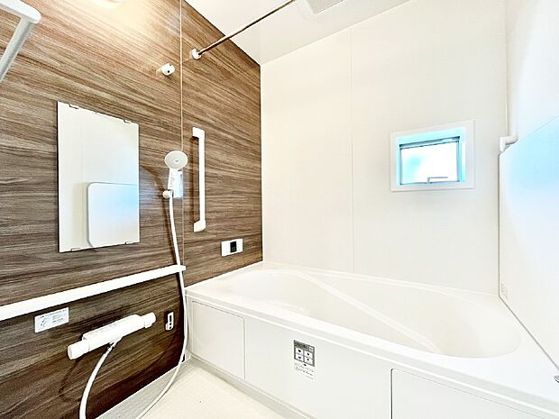 落ち着いた雰囲気でゆっくりお寛ぎいただけるバスルーム