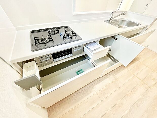 使いやすさを優先したスライド式収納タイプ！