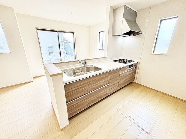 料理をしながらご家族との会話を楽しめる対面カウンターキッチン