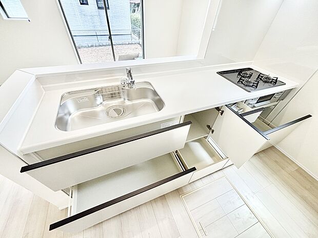 使いやすさを優先したスライド式収納タイプ!