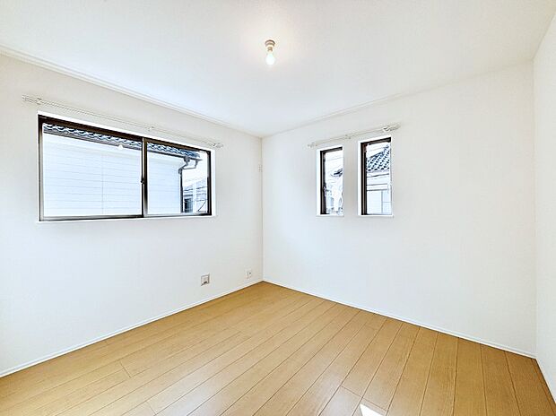 2面採光なので、明るく風通しも良く心地良い生活が送れます。