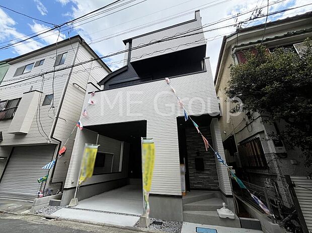 溢れる陽光でご家族の笑顔も輝く